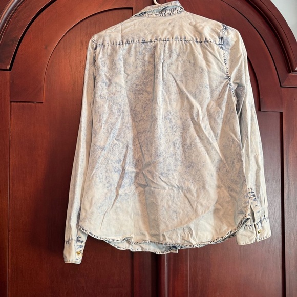 Forever 21 Light Blue Tie-Dye Button Front Shirt Size Large - Picture 4 of 7
